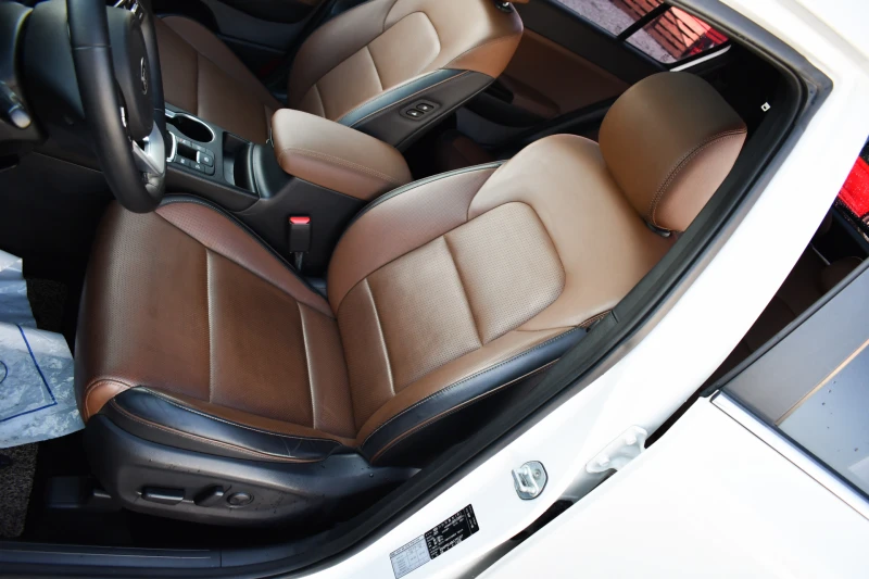 Kia Sportage 2.0 MPI, снимка 9 - Автомобили и джипове - 52474324