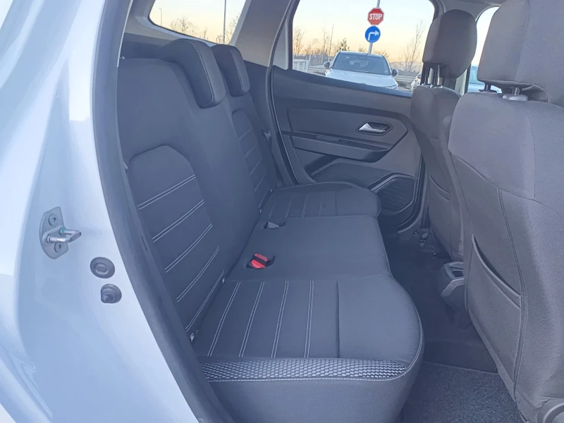 Dacia Duster 1.3 Tce/150 к.с. / 4x4 /Prestige, снимка 16 - Автомобили и джипове - 53085913