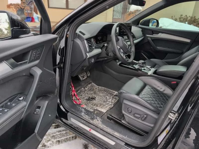 Audi SQ5 * PROGRESSIV * BLACK PACKAGE * CARFAX * ПАНОРАМА *, снимка 3 - Автомобили и джипове - 53679034