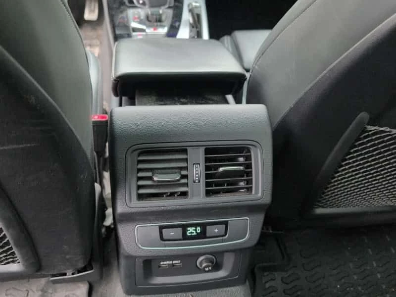 Audi SQ5 * PROGRESSIV * BLACK PACKAGE * CARFAX * ПАНОРАМА *, снимка 7 - Автомобили и джипове - 53679034