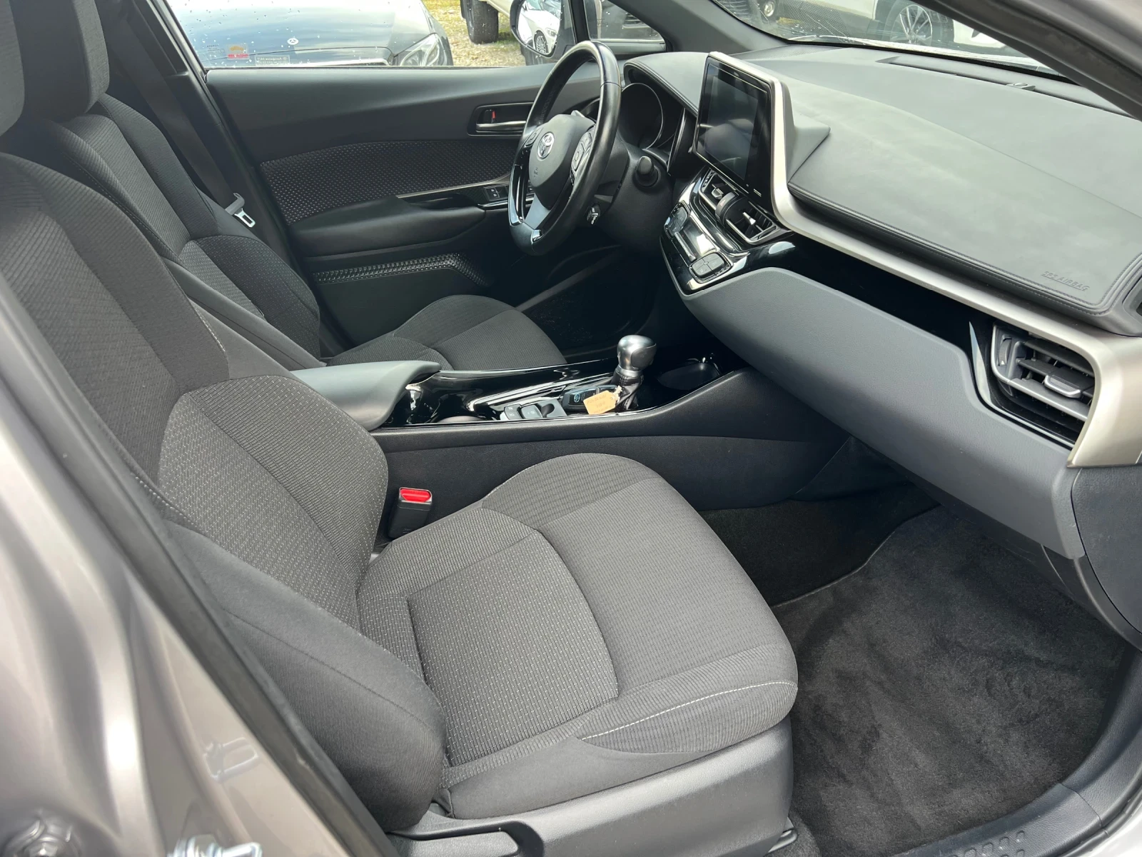 Toyota C-HR 1.8I, ГАРАНЦИЯ, ХИБРИД, ШВЕЙЦАРИЯ - изображение 9