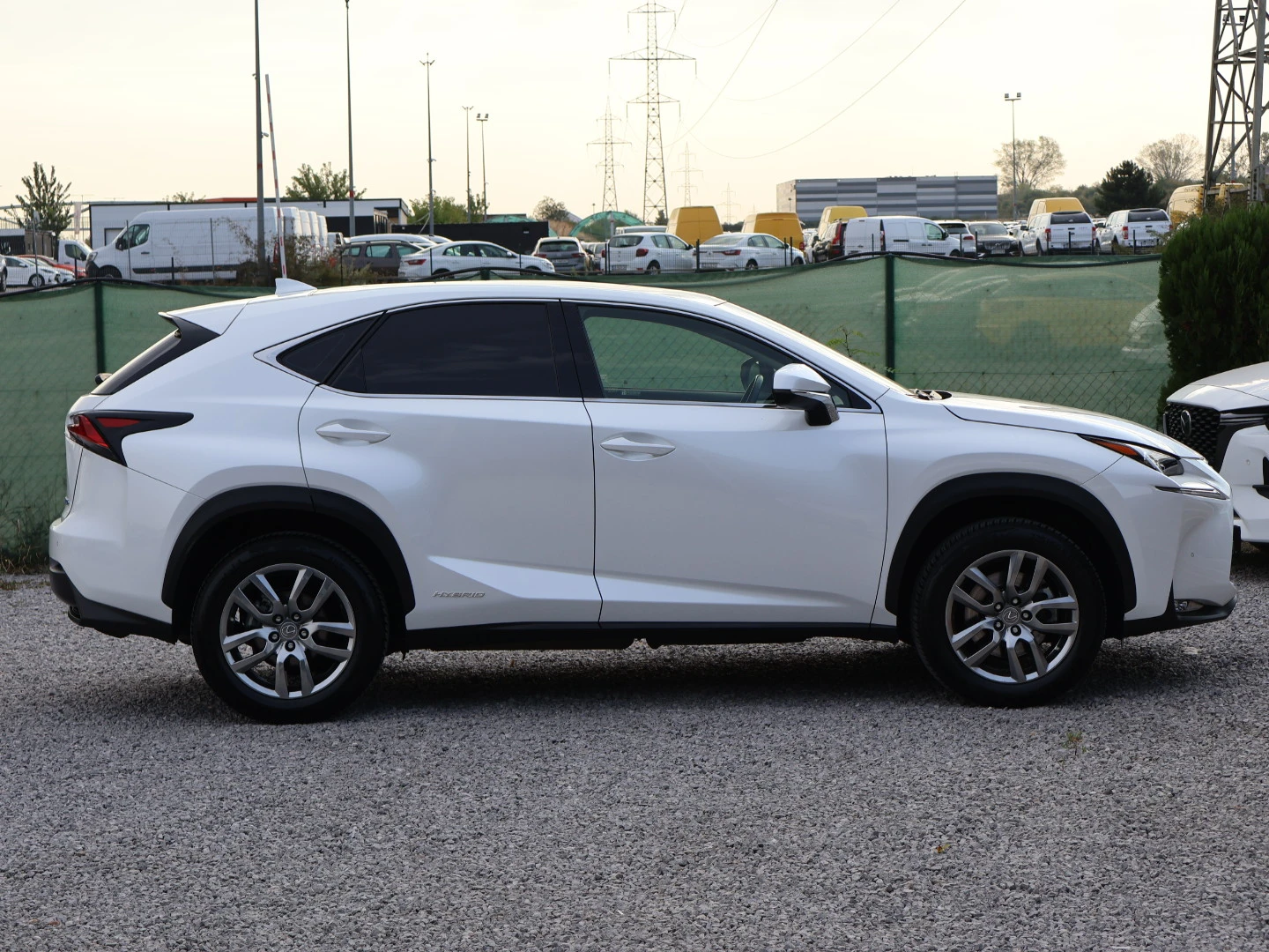 Lexus NX 300h ПАНОРАМА/КОЖЕН САЛОН/ПОДГРЕВ/LED+ BI-XENON/КАМЕРА - изображение 9