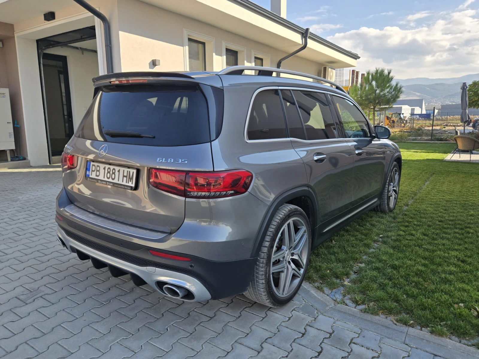 Mercedes-Benz GLB 35 AMG - изображение 4