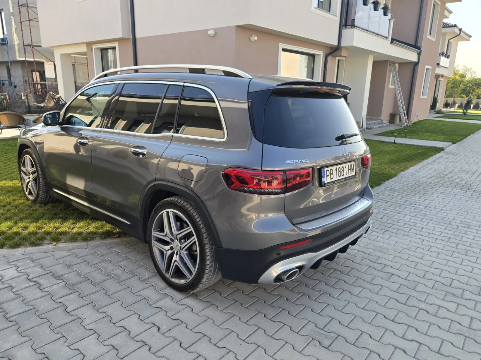 Mercedes-Benz GLB 35 AMG - изображение 2