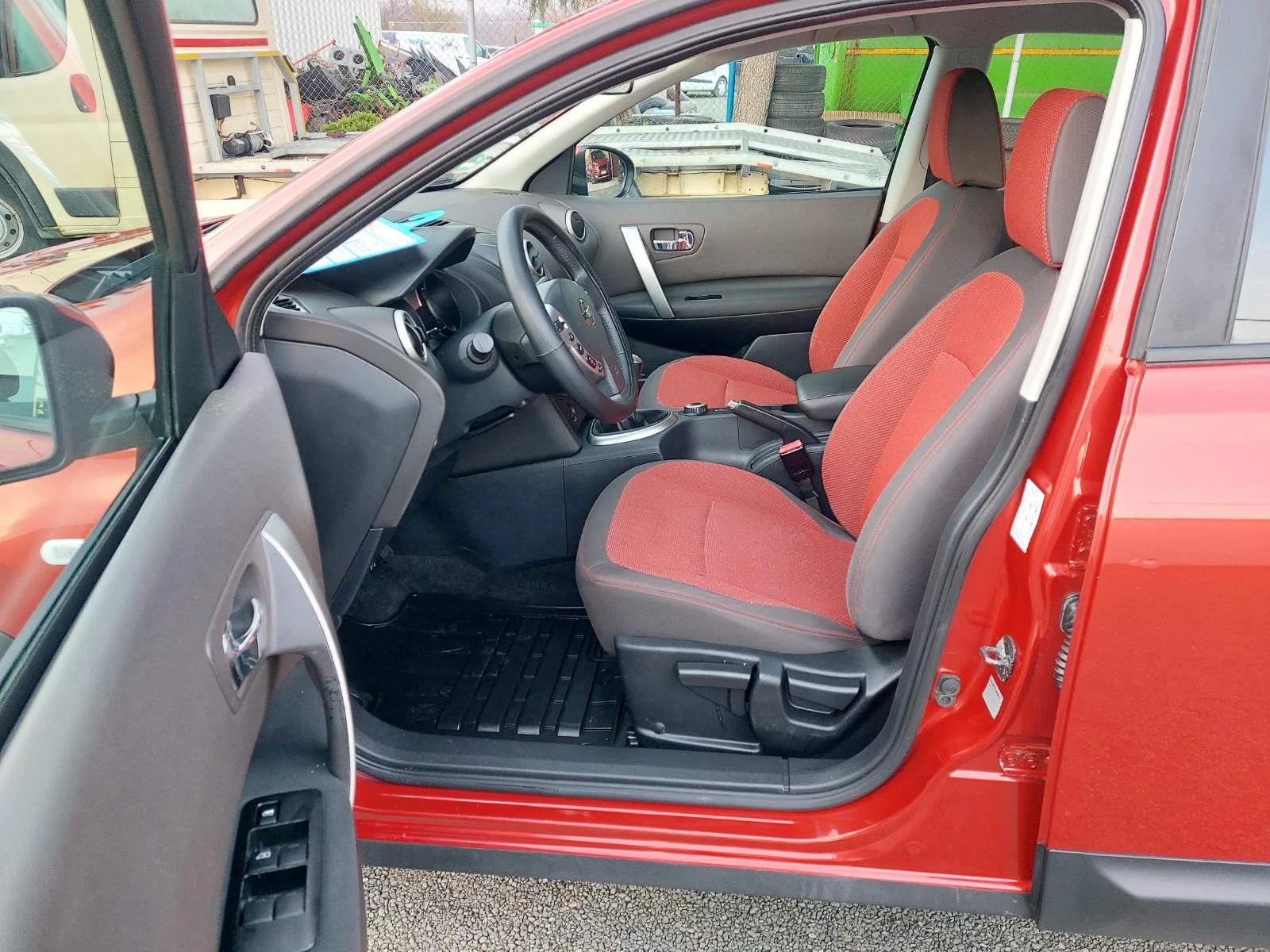 Nissan Qashqai 2.0D, 6ск, 4х4 - изображение 8