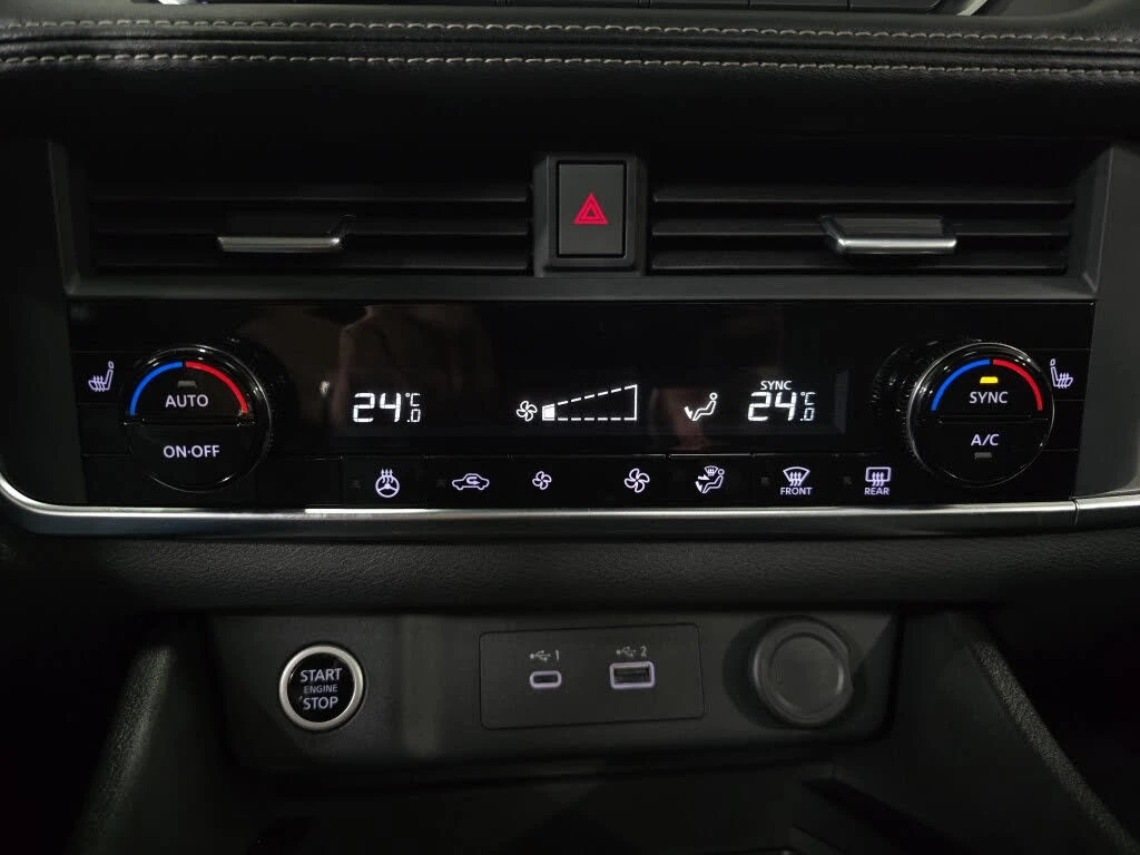 Nissan Rogue SV Moonroof AWD* АвтоКредит* (Цена до БГ) , снимка 16 - Автомобили и джипове - 54039907