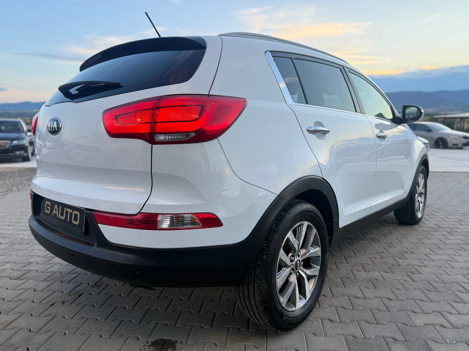 Kia Sportage 1.6 Газ.инжекцион  Собствен лизинг !!!, снимка 5 - Автомобили и джипове - 54941753