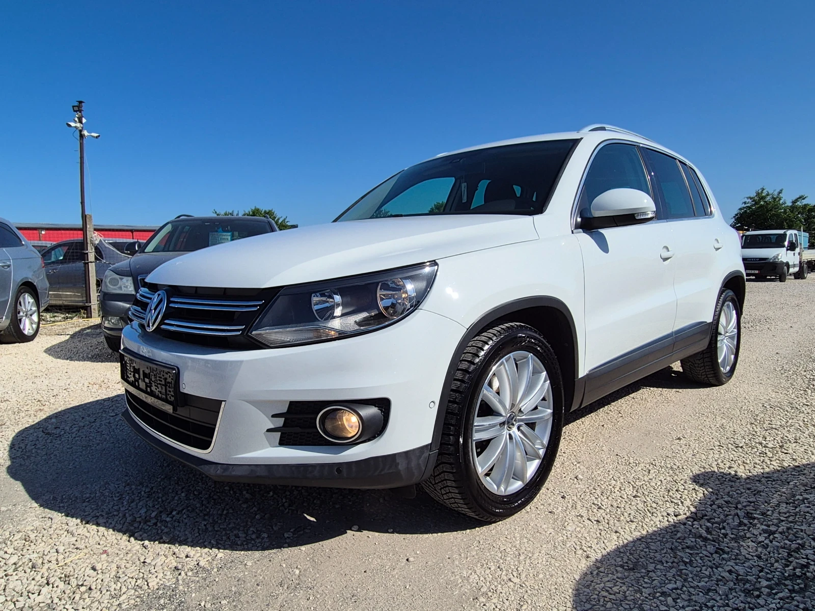 VW Tiguan 2.0TDI Hiline, снимка 3 - Автомобили и джипове - 55079770