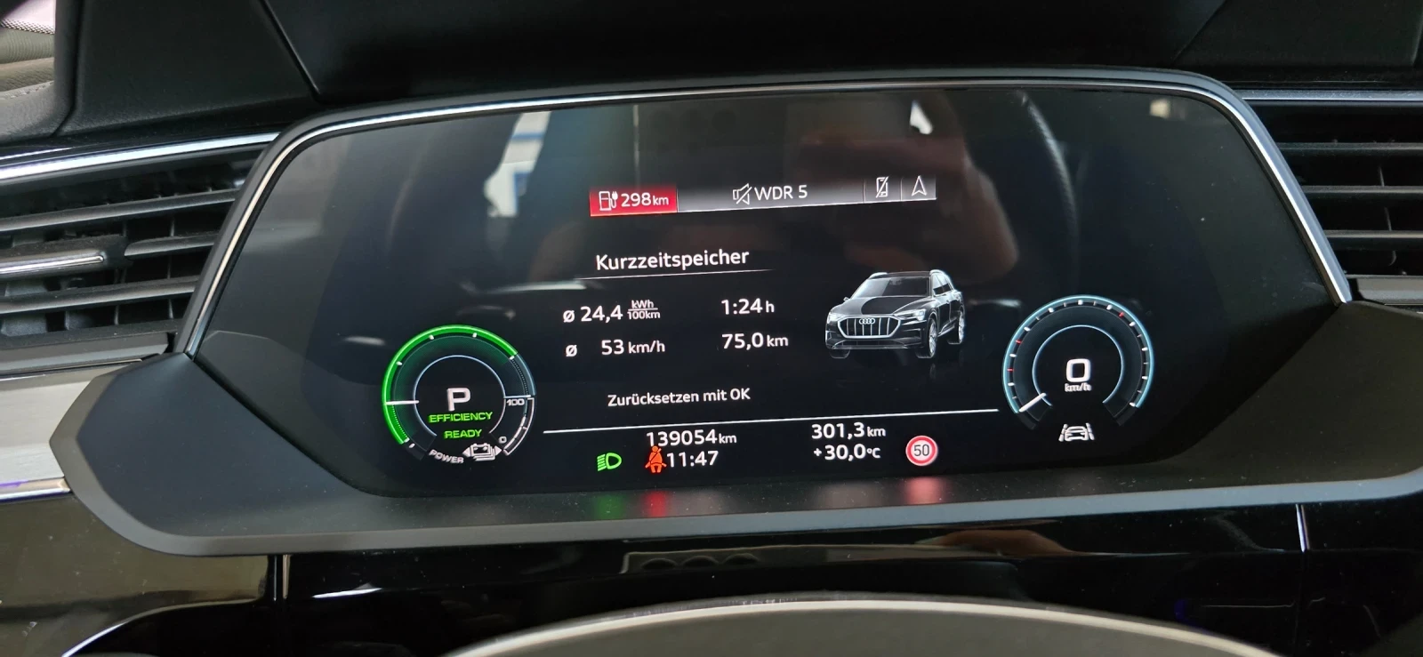 Audi Q8 e-tron Quattro 114KW B&O S-line Distronic 360View, снимка 17 - Автомобили и джипове - 55146626