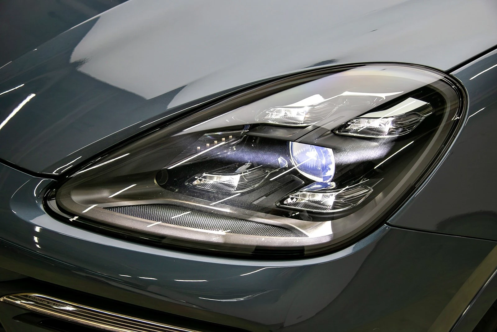 Porsche Cayenne ЛЮК* 360* KEYLESS* ПОДГРЕВ ВОЛАН* КРАЙНА ЦЕНА, снимка 4 - Автомобили и джипове - 55271942