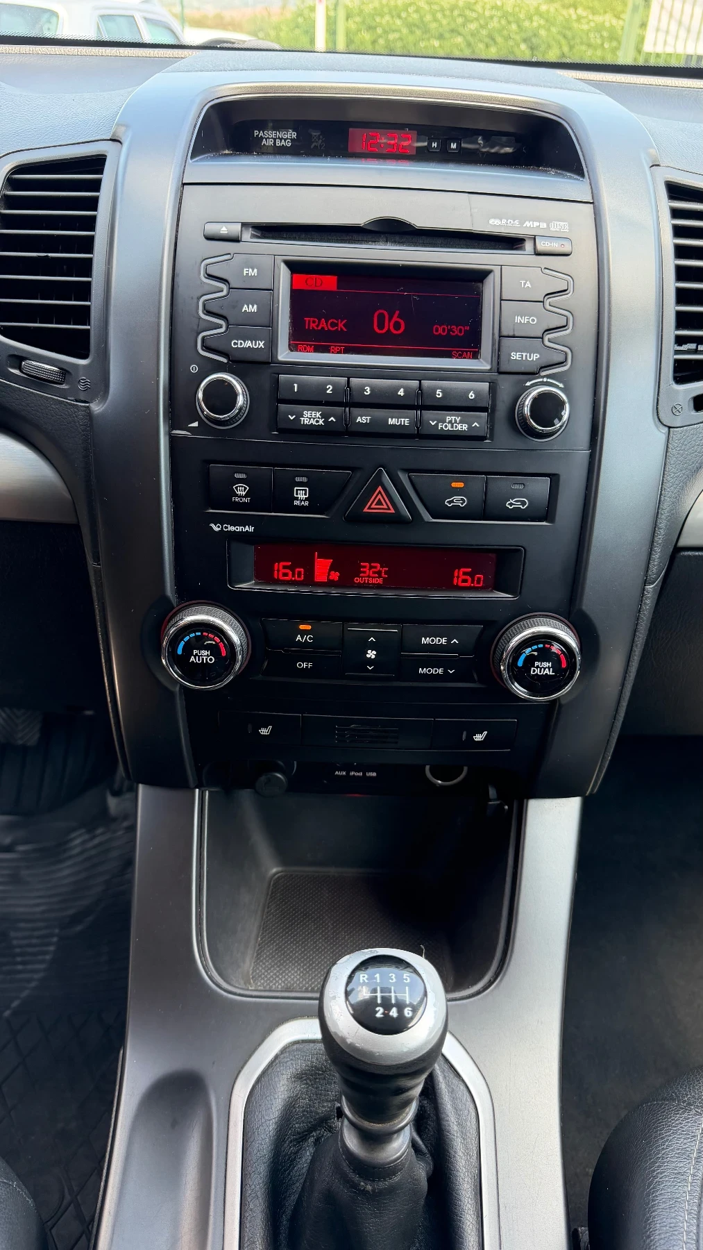Kia Sorento 2.2CRDI БАРТЕР ЛИЗИНГ, снимка 9 - Автомобили и джипове - 55553851