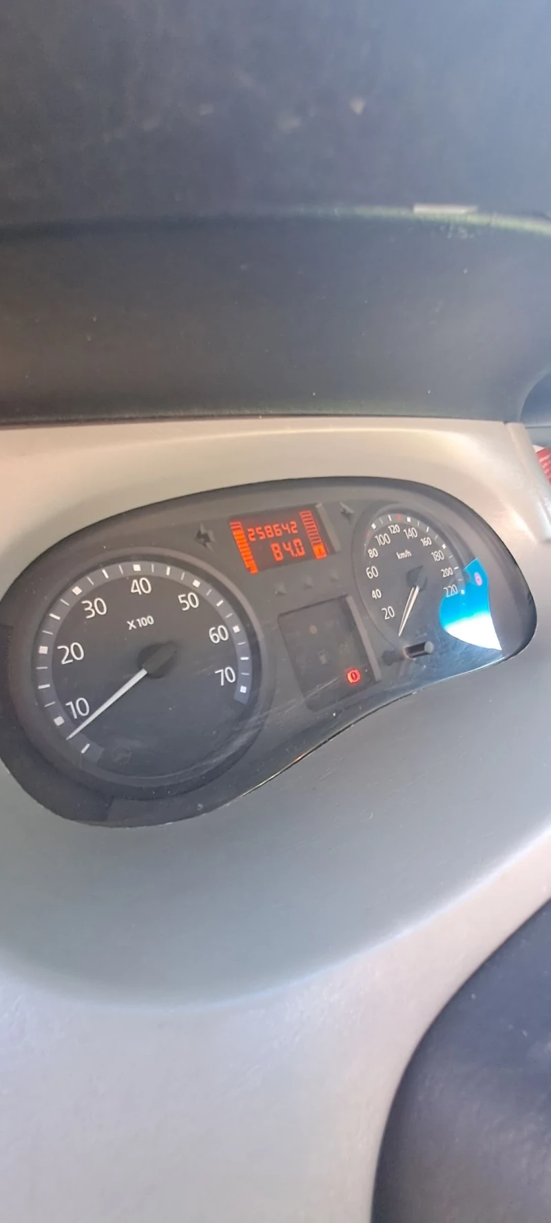 Renault Trafic 1.9 DCI 101kc, снимка 9 - Бусове и автобуси - 51824594