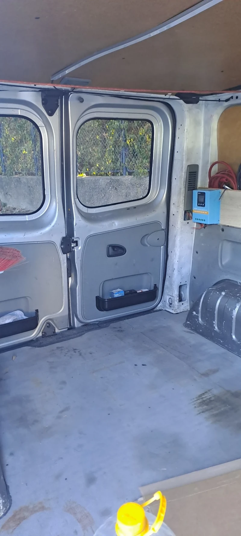 Renault Trafic 1.9 DCI 101kc, снимка 4 - Бусове и автобуси - 51824594