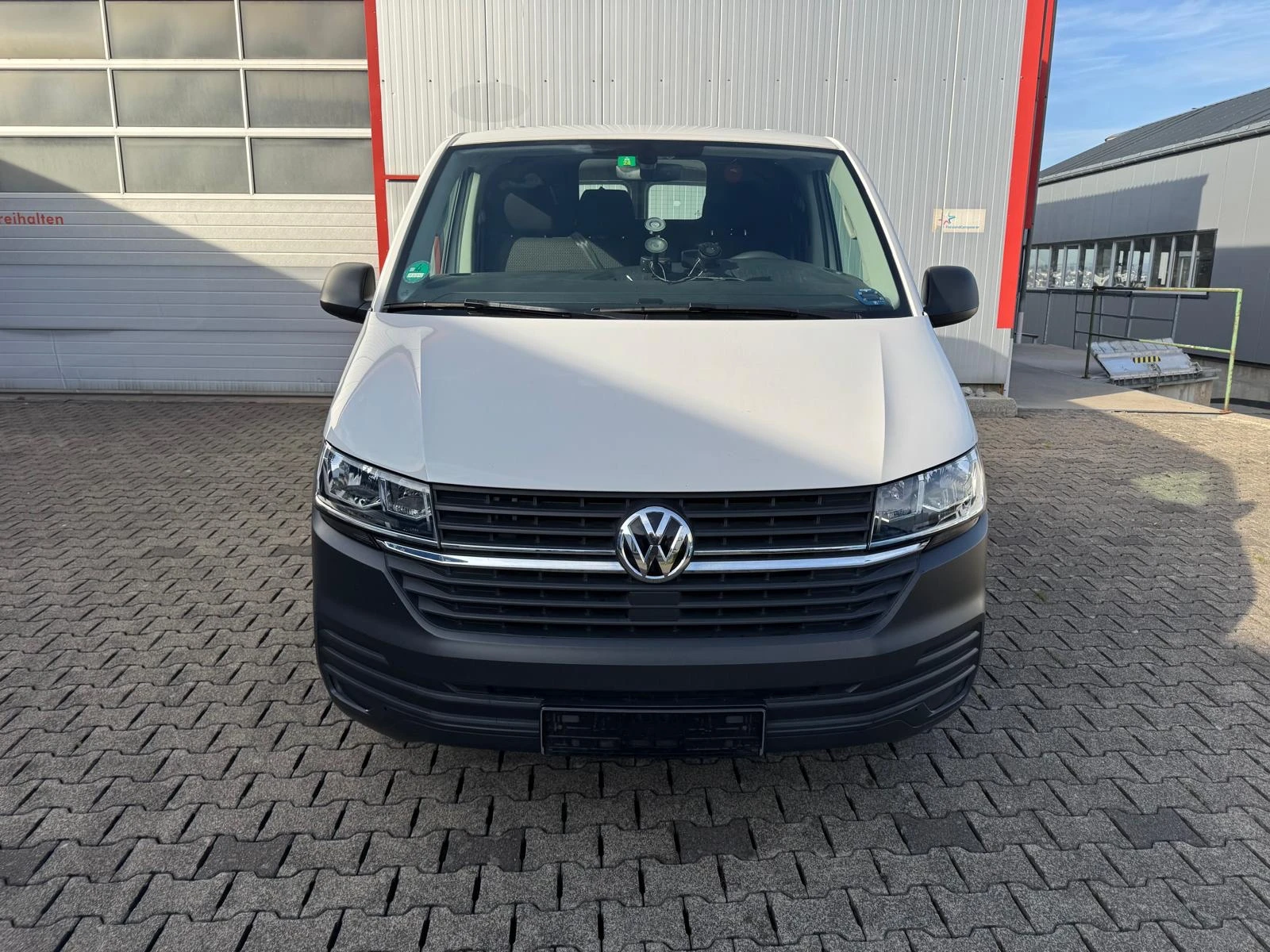 VW Transporter T6 2.0 TDI - изображение 2