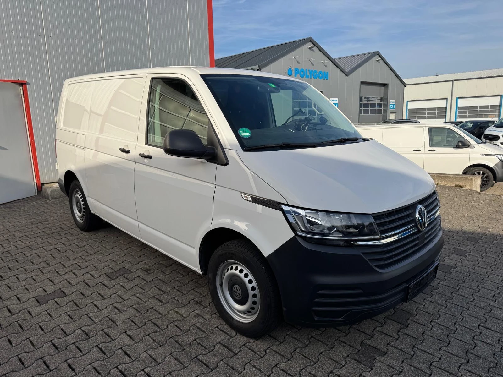 VW Transporter T6 2.0 TDI - изображение 8