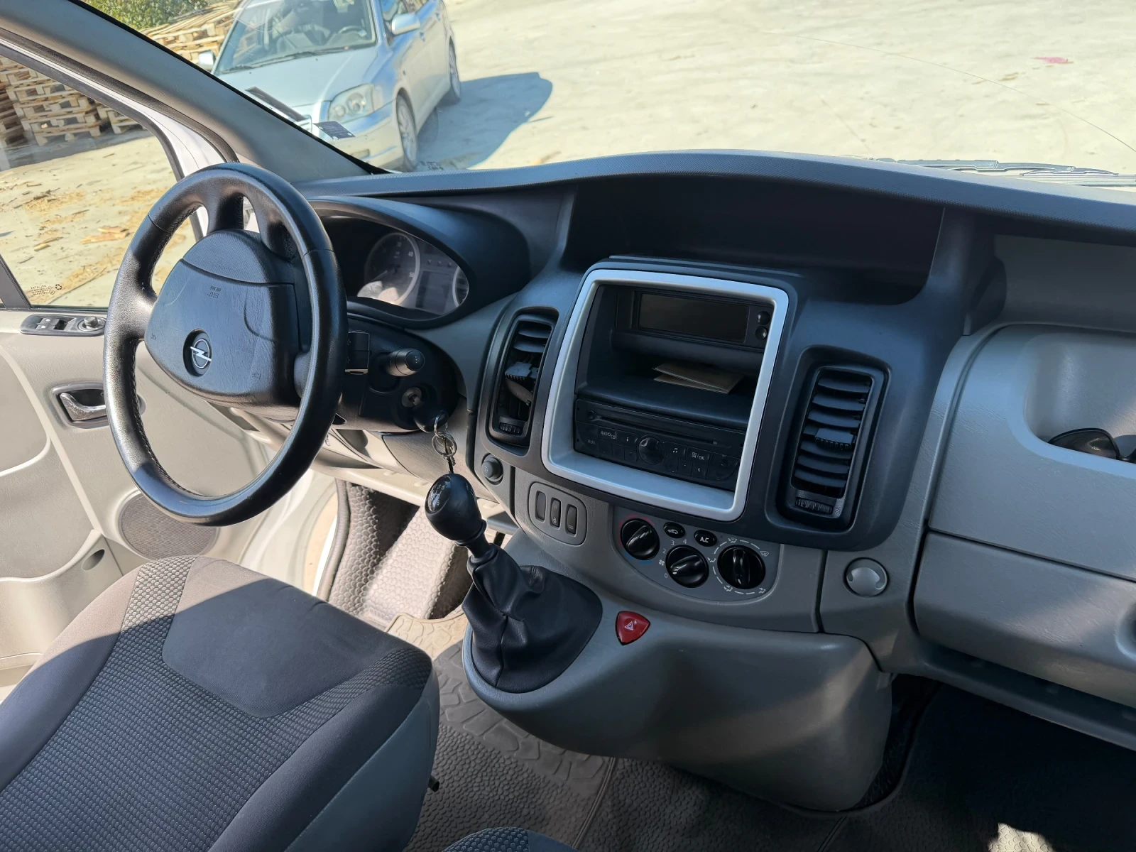 Opel Vivaro, снимка 6 - Бусове и автобуси - 56440137