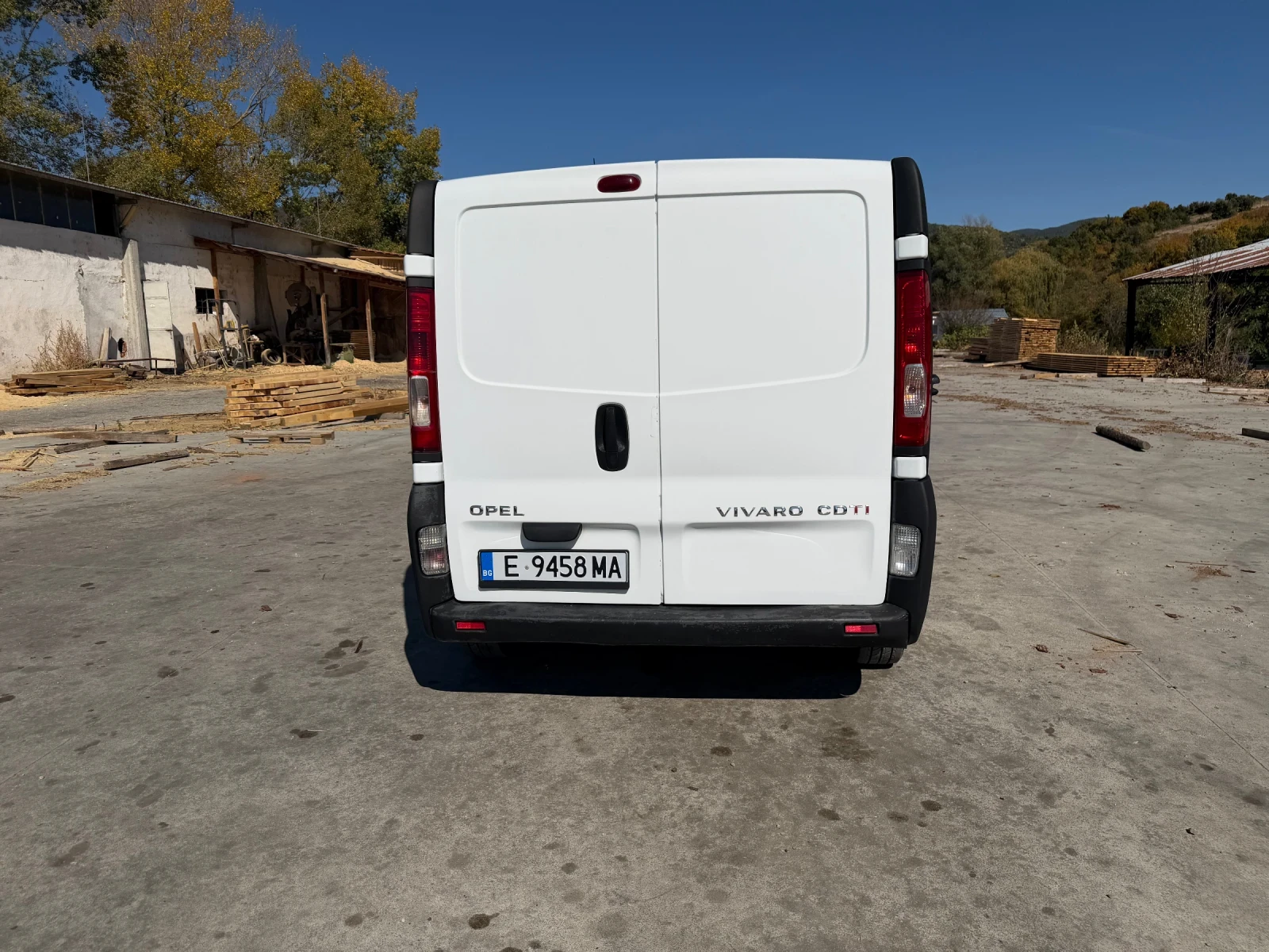 Opel Vivaro, снимка 4 - Бусове и автобуси - 56440137