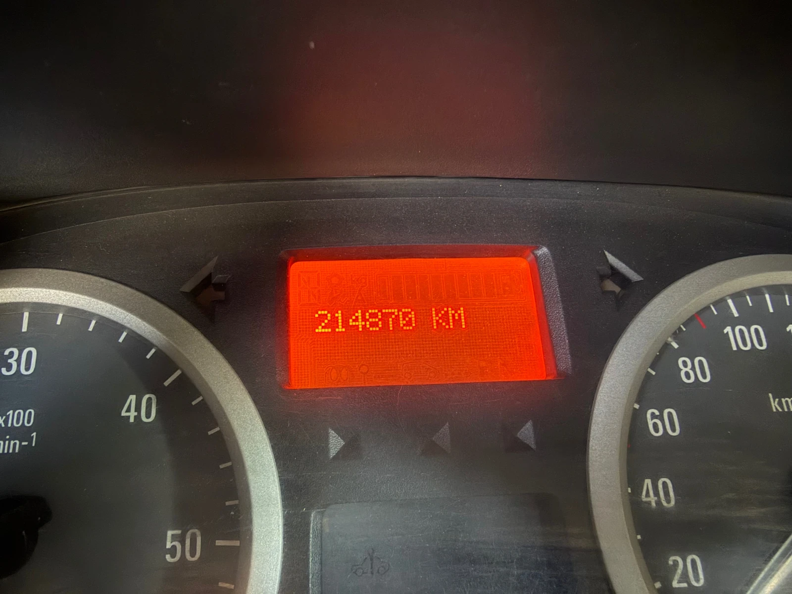 Opel Vivaro, снимка 7 - Бусове и автобуси - 56440137