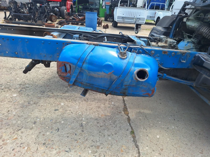 Mercedes-Benz 814 Камиона е бракуван, снимка 5 - Камиони - 51286327