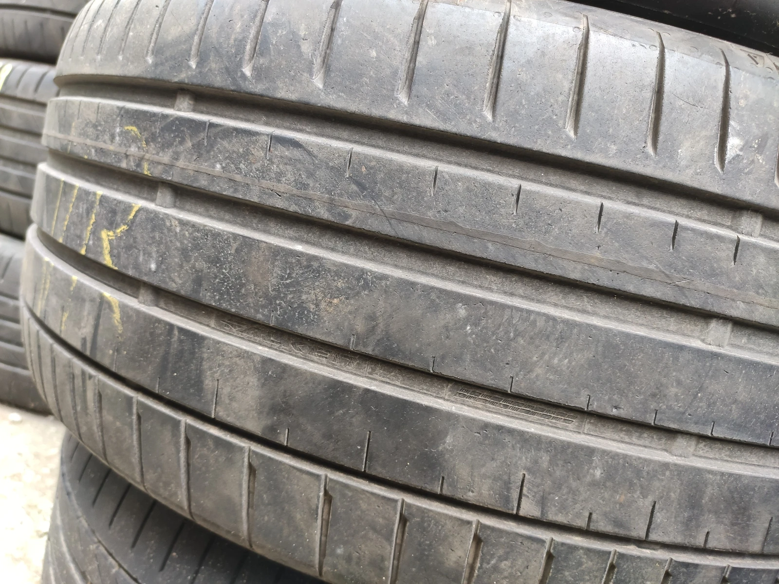 Гуми Летни 255/40R20, снимка 5 - Гуми и джанти - 55272551