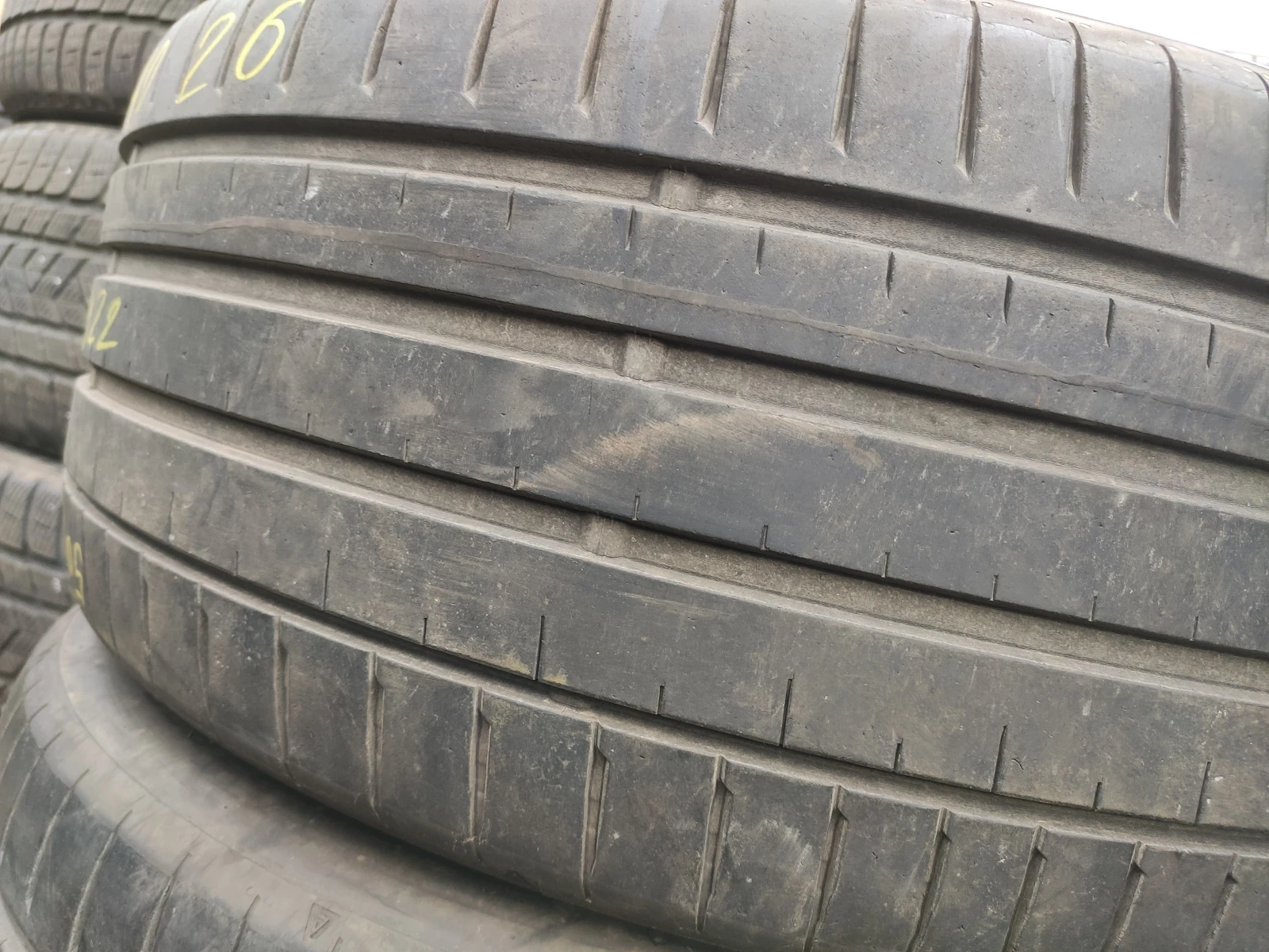 Гуми Летни 255/40R20, снимка 2 - Гуми и джанти - 55272551