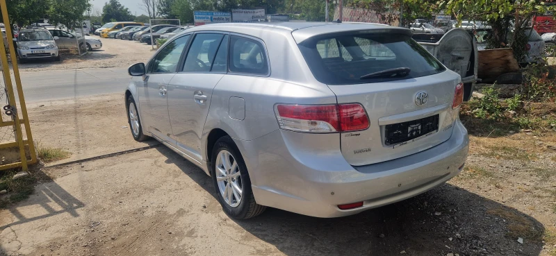 Toyota Avensis 2.0 D4D 126кс, снимка 6 - Автомобили и джипове - 47030400