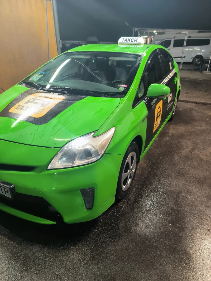 Toyota Prius, снимка 2 - Автомобили и джипове - 47747880