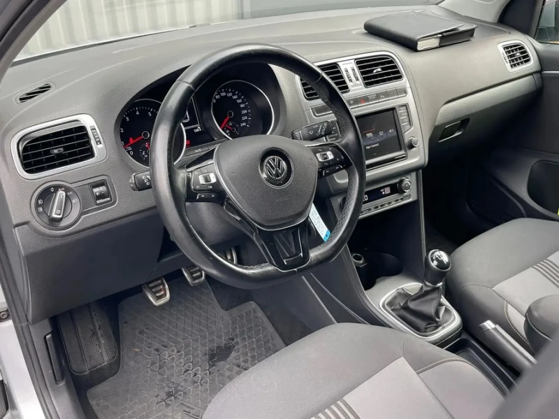 VW Polo, снимка 4 - Автомобили и джипове - 47938916