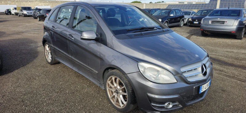 Mercedes-Benz B 200 Автомат 2.0cdi 143кс, снимка 1 - Автомобили и джипове - 48457019