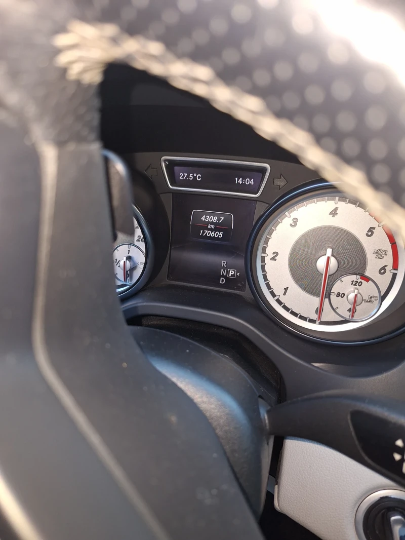 Mercedes-Benz CLA 220, снимка 12 - Автомобили и джипове - 51569733