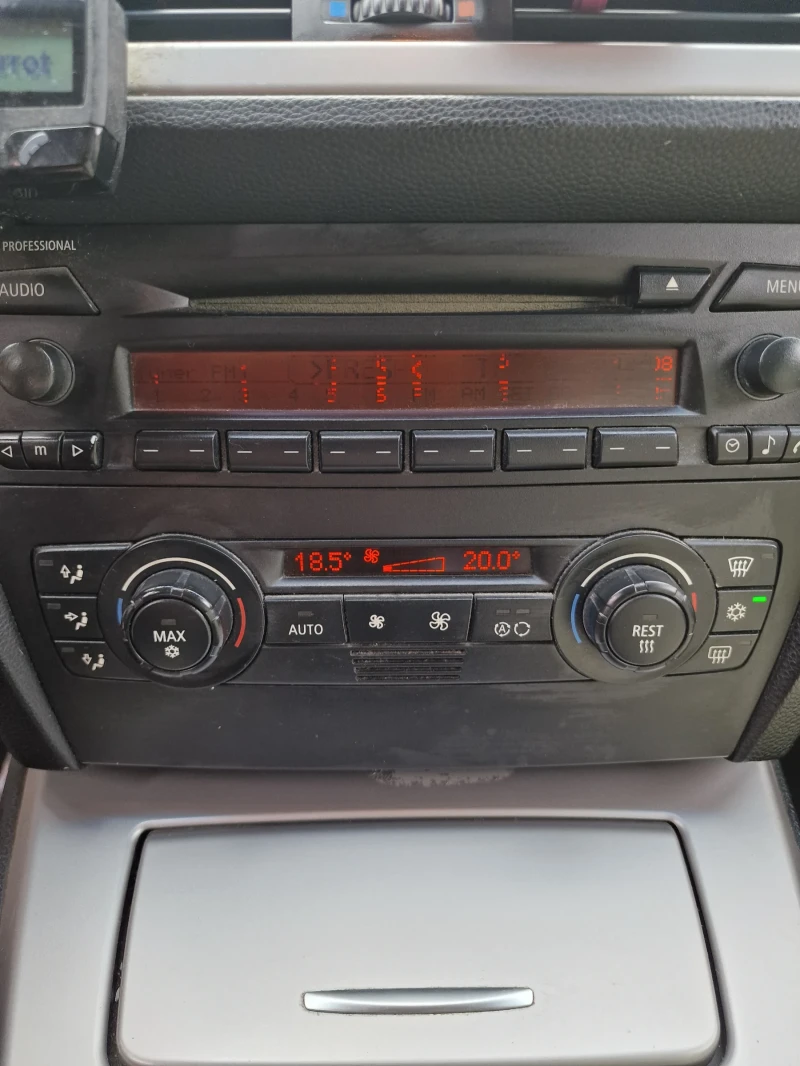 BMW 320, снимка 12 - Автомобили и джипове - 52514465