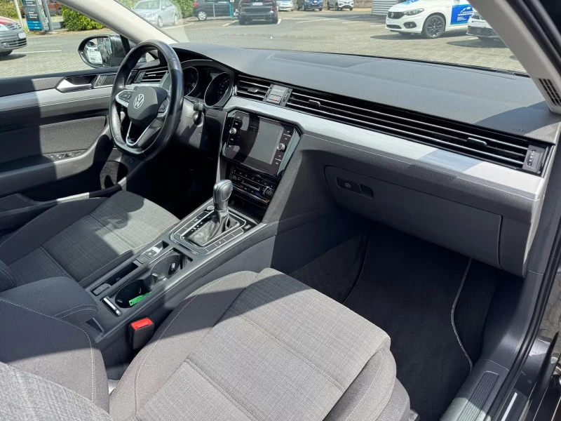 VW Passat Variant 2.0 TDI DSG Business ACC LED KAM #iCarbg, снимка 14 - Автомобили и джипове - 52204111