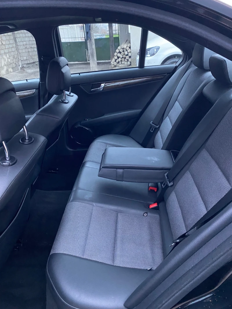 Mercedes-Benz C 180 AMG Kompressor, снимка 14 - Автомобили и джипове - 52857188