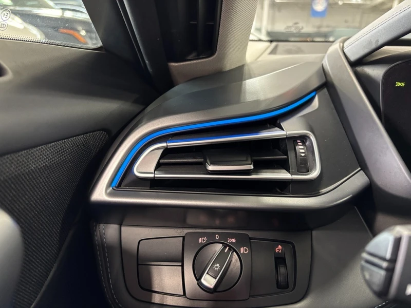BMW i8 e-Drive AWD С РЕГИСТРАЦИЯ&АВТО КРЕДИТ, снимка 11 - Автомобили и джипове - 53433061