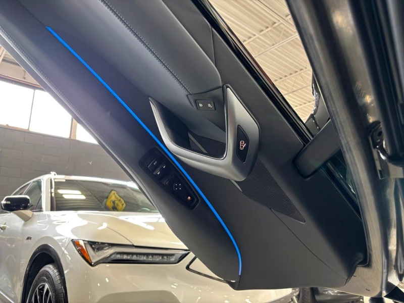 BMW i8 e-Drive AWD С РЕГИСТРАЦИЯ&АВТО КРЕДИТ, снимка 10 - Автомобили и джипове - 53433061