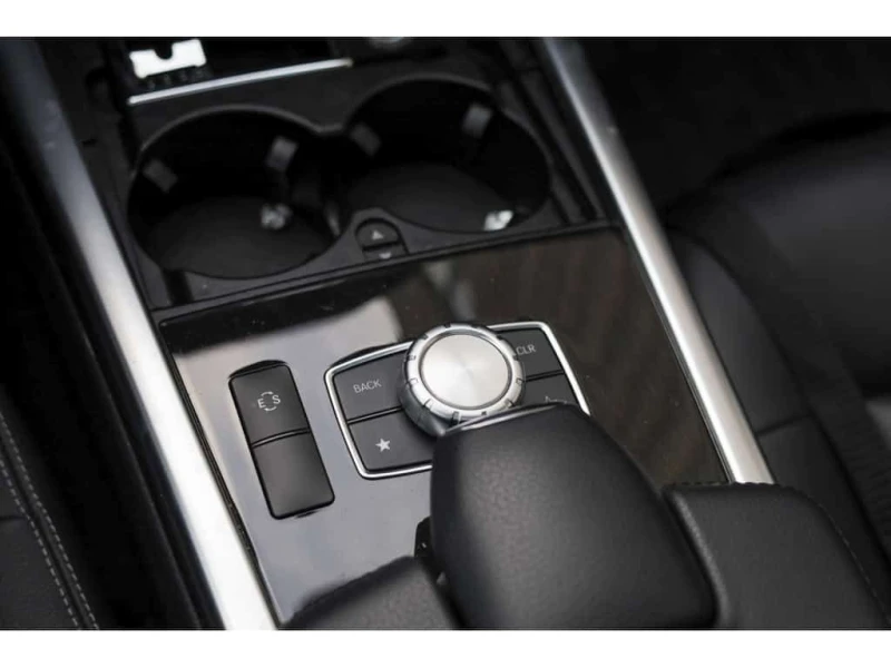 Mercedes-Benz E 250 * 4dr Sdn E250 BlueTEC 4MATIC * CARFAX * ЦЕНА ДО Б, снимка 13 - Автомобили и джипове - 53529261