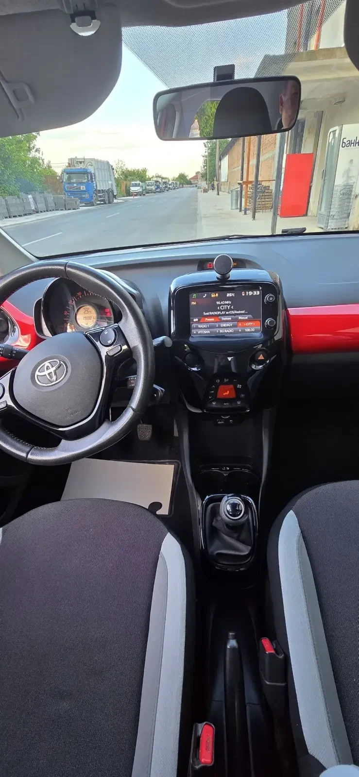 Toyota Aygo 1.1, снимка 11 - Автомобили и джипове - 54624495