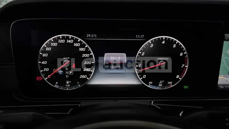 Mercedes-Benz E 400 4MATIC/ОБДУХВАНЕ/ПАНОРАМА/BURMESTER/360, снимка 7 - Автомобили и джипове - 54916213