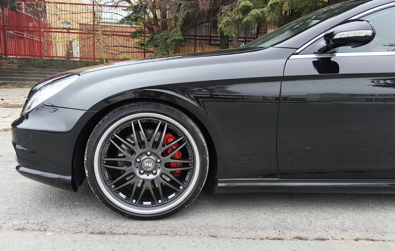 Mercedes-Benz CLS 500 AMG 388 к.с. / 7G Tronic - изображение 6