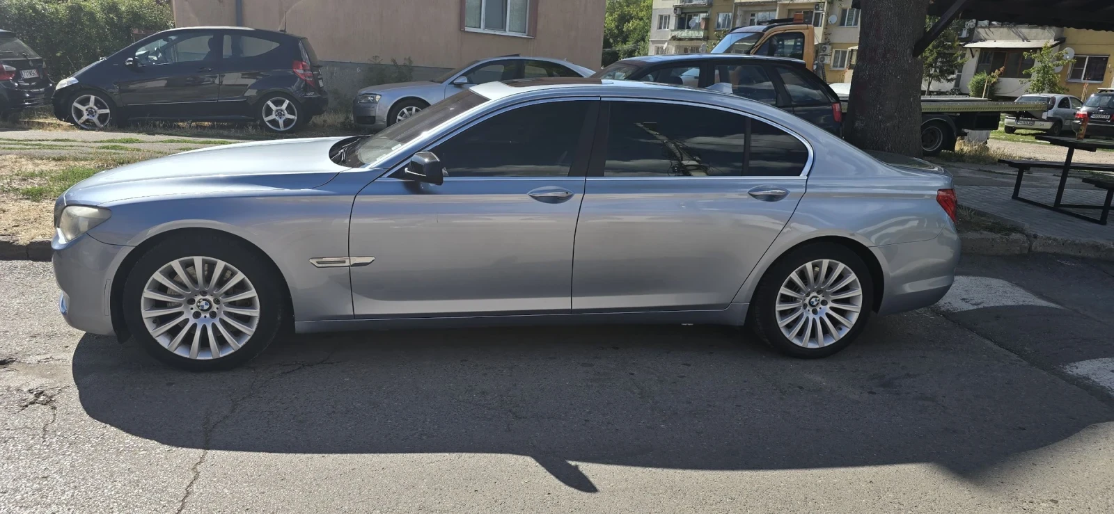 BMW 750  - изображение 9