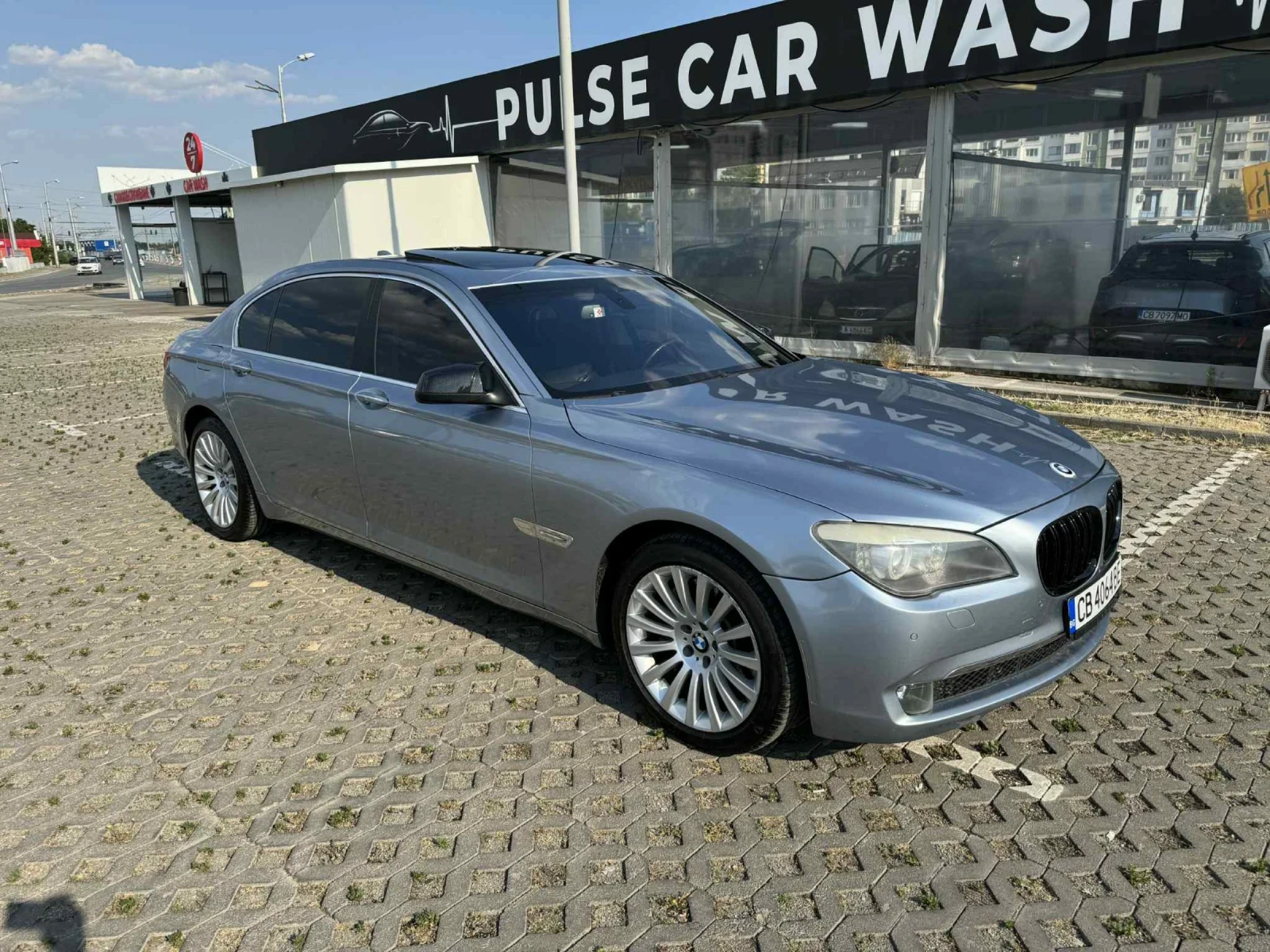 BMW 750  - изображение 3
