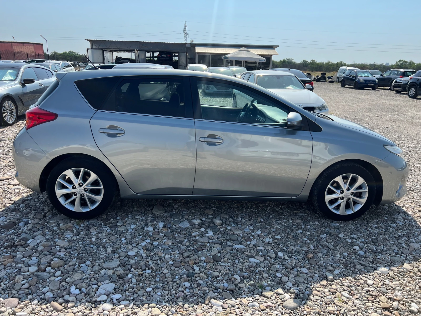 Toyota Auris 1.4  D4D - изображение 4
