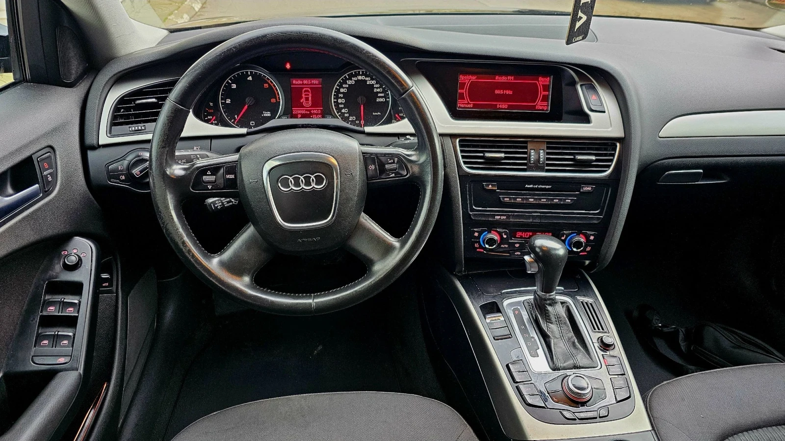 Audi A4 2.0TDI  - изображение 7