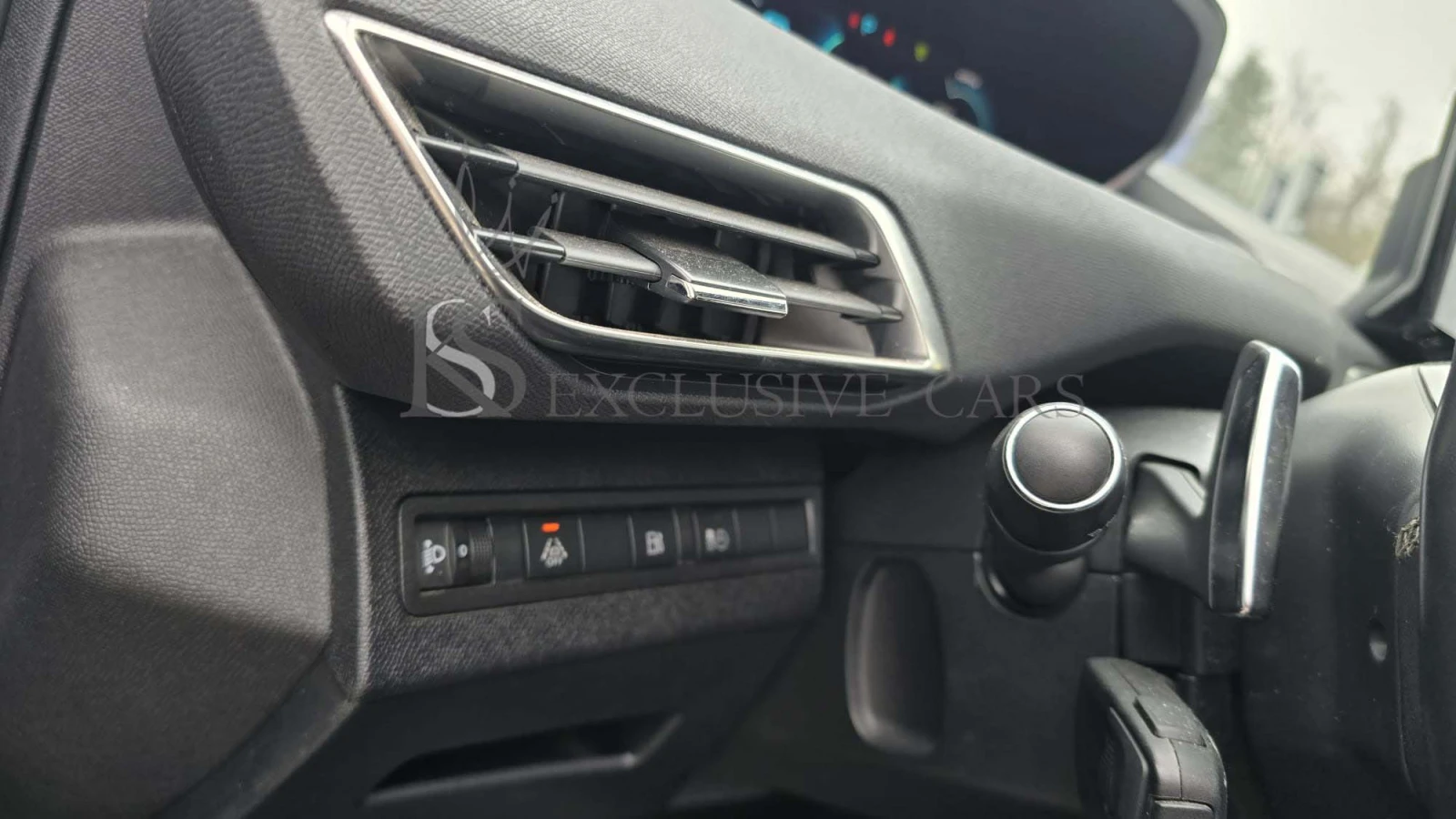 Peugeot 3008 1.6 HYBRID* 225kc* e-EAT8* ALLURE* , снимка 10 - Автомобили и джипове - 53731994