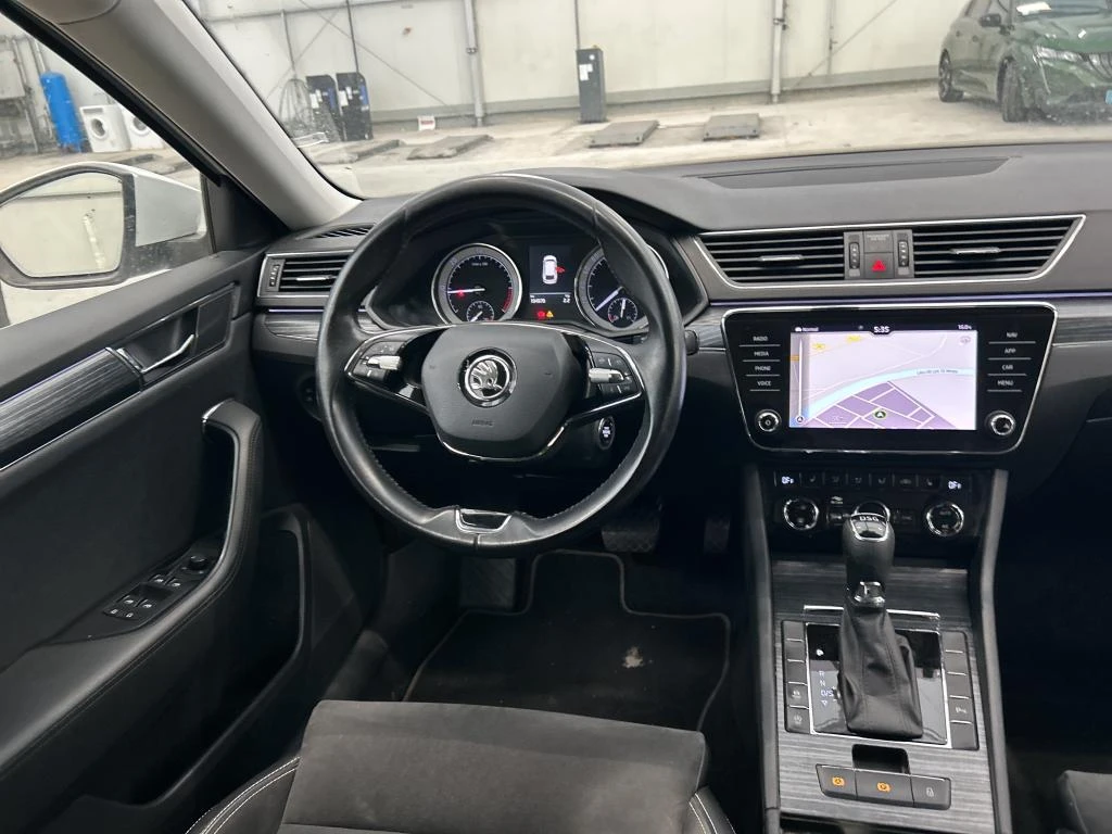 Skoda Superb 2.0TDi 150к.с DSG Style Plus-ОЧАКВАН ВНОС, снимка 5 - Автомобили и джипове - 53985731