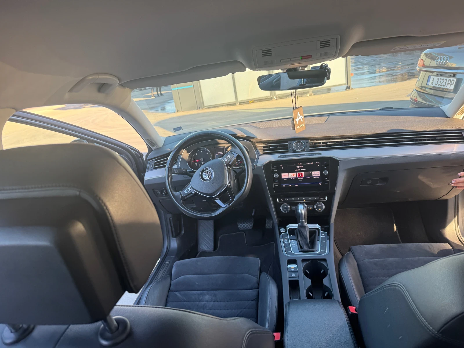 VW Passat Highline, N1 С ПРАВО НА ДАНЪЧЕН К-Т, снимка 12 - Автомобили и джипове - 54916879