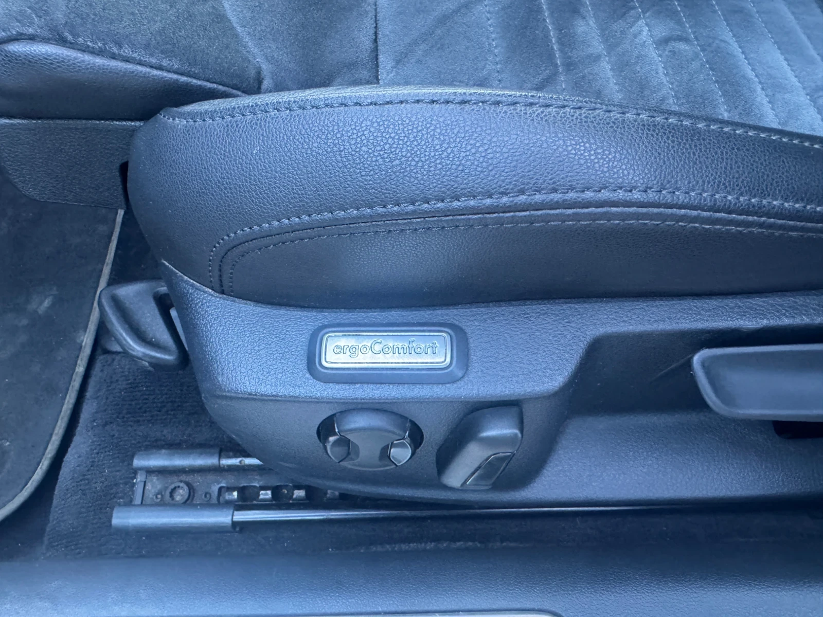 VW Passat Highline, N1 С ПРАВО НА ДАНЪЧЕН К-Т, снимка 4 - Автомобили и джипове - 54916879