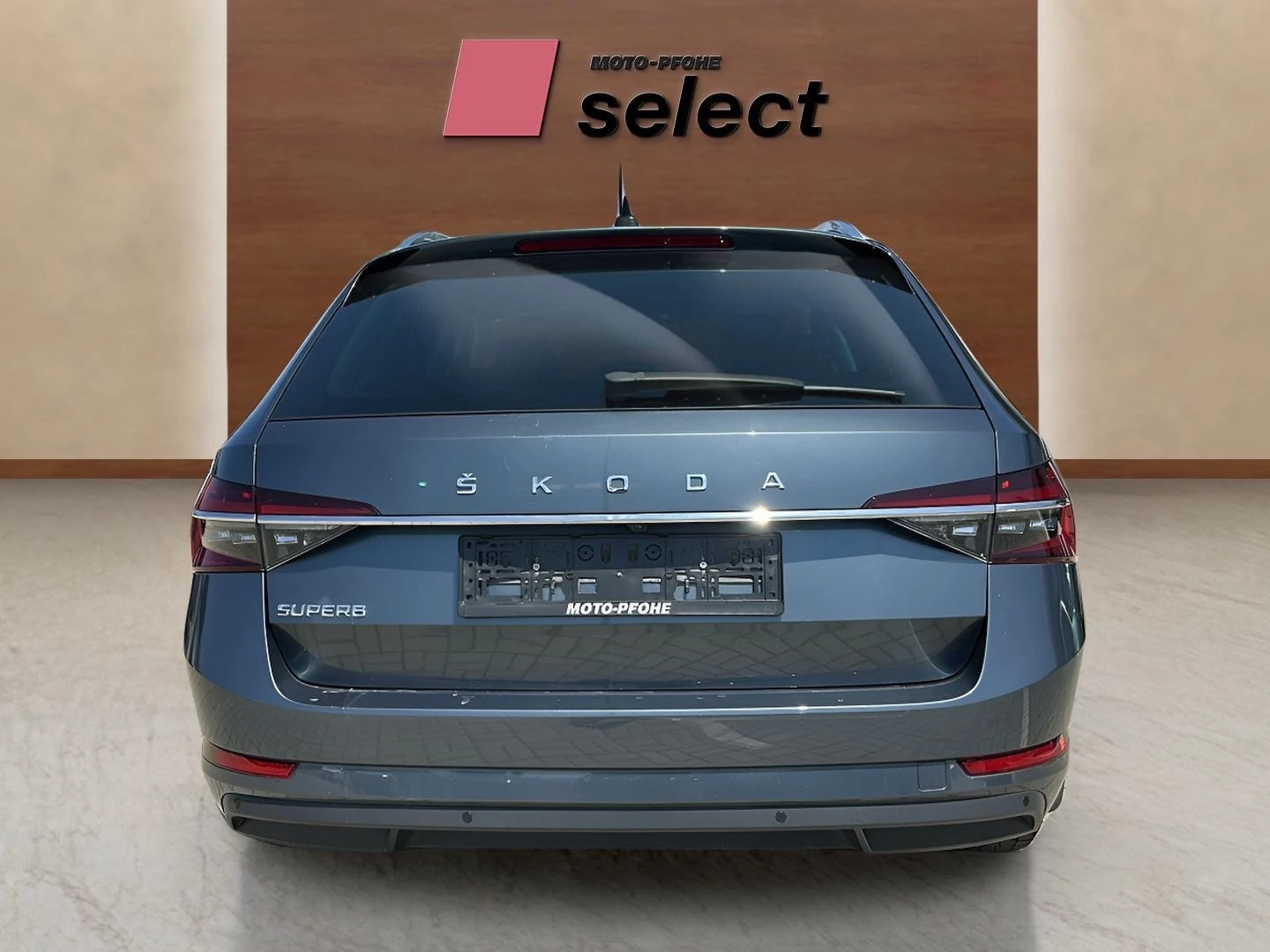 Skoda Superb 1.5 TSI, снимка 8 - Автомобили и джипове - 54348284