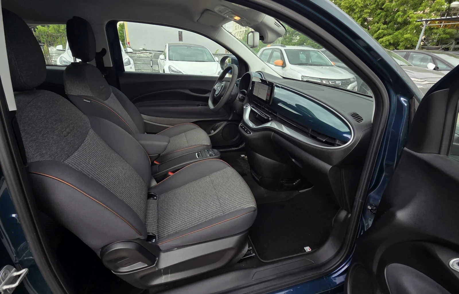 Fiat 500 42KWh/3 врати, снимка 9 - Автомобили и джипове - 54610921