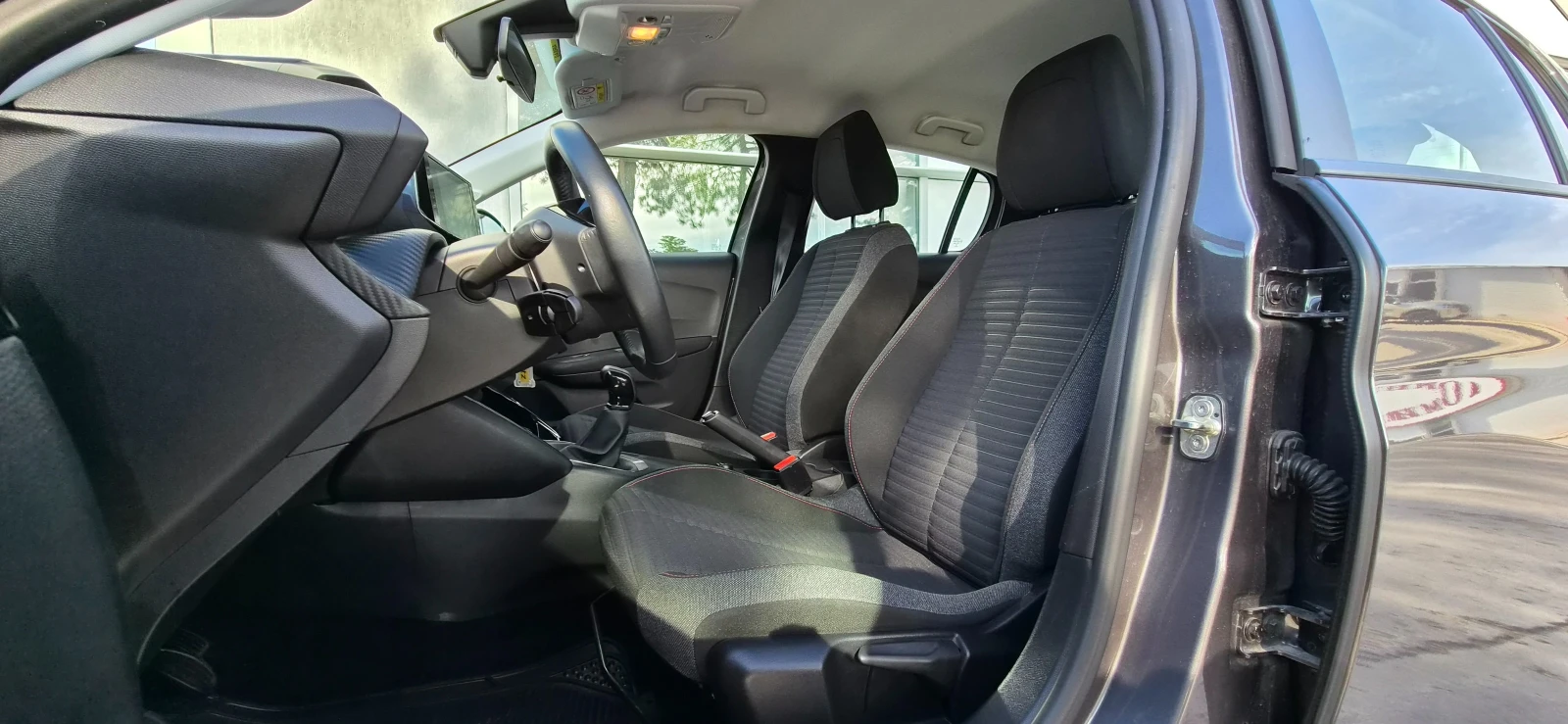 Peugeot 208 75294km. 2022г., снимка 8 - Автомобили и джипове - 54637632